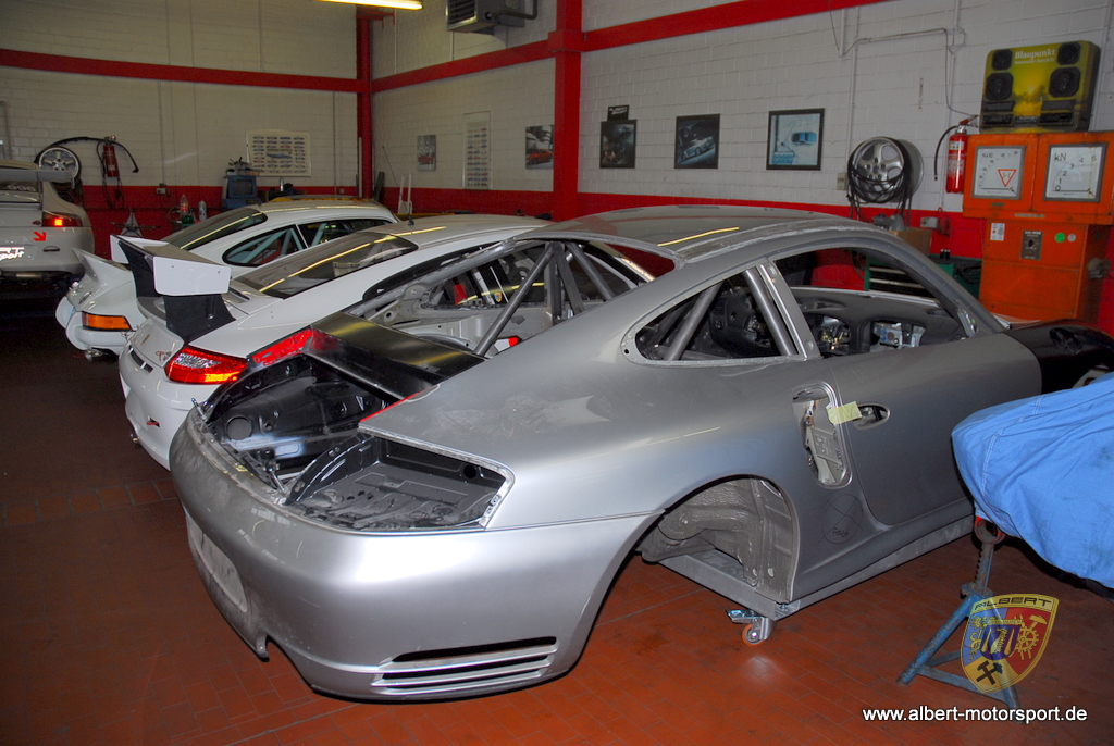 Porsche 996 GT2 Street Race Unfallschaden und Neuaufbau bei Albert Motorsport