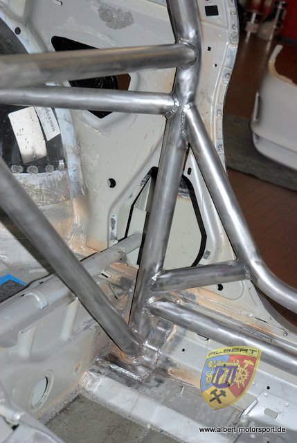 Porsche 996 GT2 Street Race Unfallschaden und Neuaufbau bei Albert Motorsport