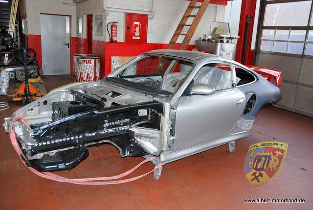 Porsche 996 GT2 Street Race Unfallschaden und Neuaufbau bei Albert Motorsport