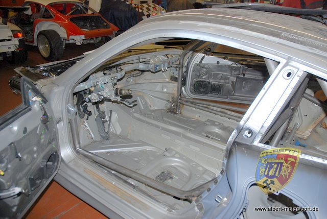 Porsche 996 GT2 Street Race Unfallschaden und Neuaufbau bei Albert Motorsport