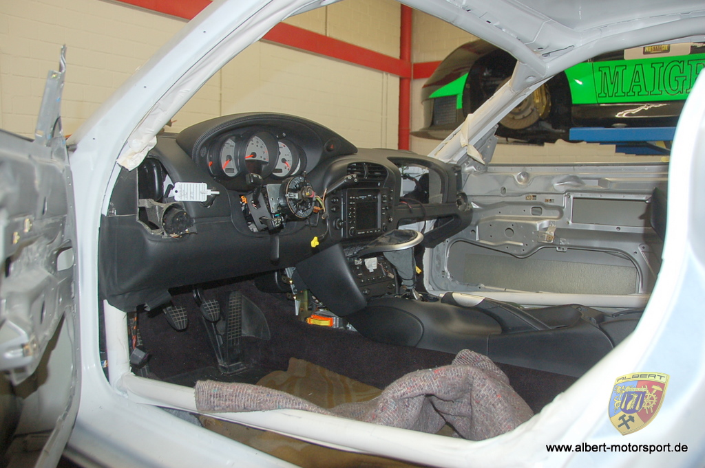 Porsche 996 GT2 Street Race Unfallschaden und Neuaufbau bei Albert Motorsport