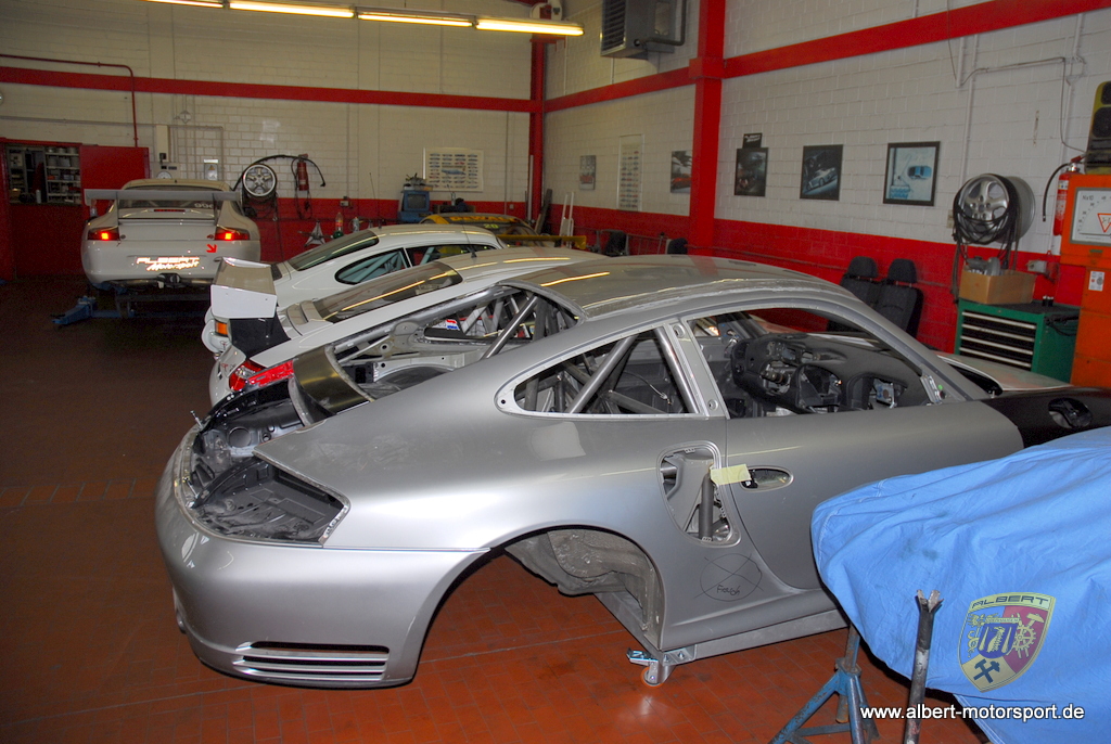 Porsche 996 GT2 Street Race Unfallschaden und Neuaufbau bei Albert Motorsport