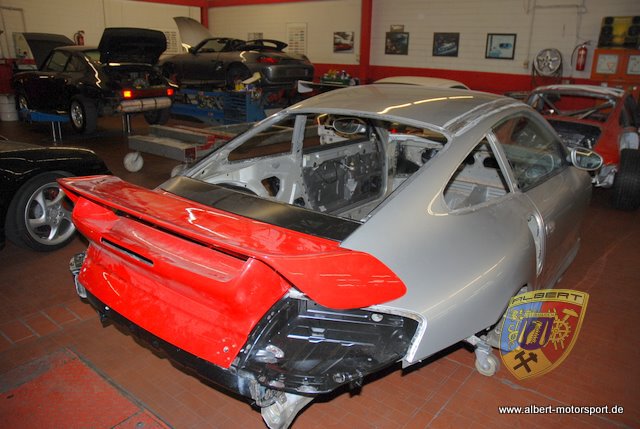 Porsche 996 GT2 Street Race Unfallschaden und Neuaufbau bei Albert Motorsport