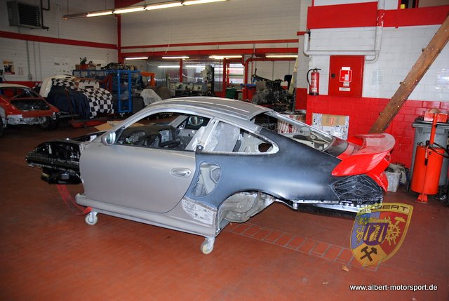 Porsche 996 GT2 Street Race Unfallschaden und Neuaufbau bei Albert Motorsport