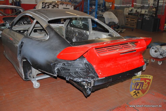 Porsche 996 GT2 Street Race Unfallschaden und Neuaufbau bei Albert Motorsport