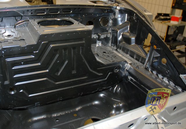Porsche 996 GT2 Street Race Unfallschaden und Neuaufbau bei Albert Motorsport