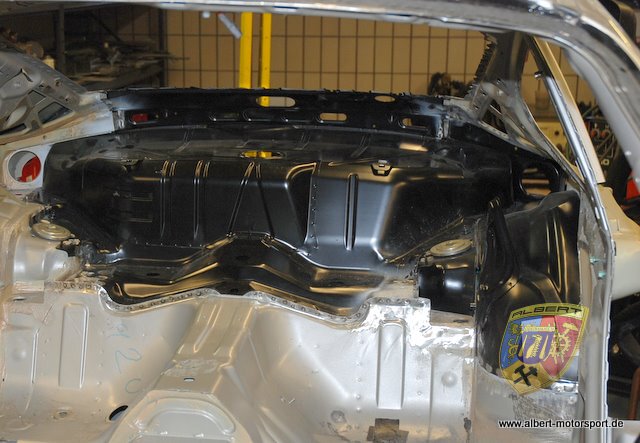 Porsche 996 GT2 Street Race Unfallschaden und Neuaufbau bei Albert Motorsport