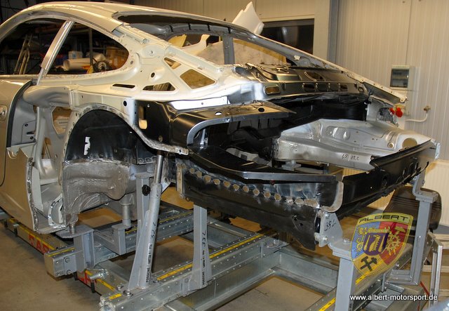 Porsche 996 GT2 Street Race Unfallschaden und Neuaufbau bei Albert Motorsport