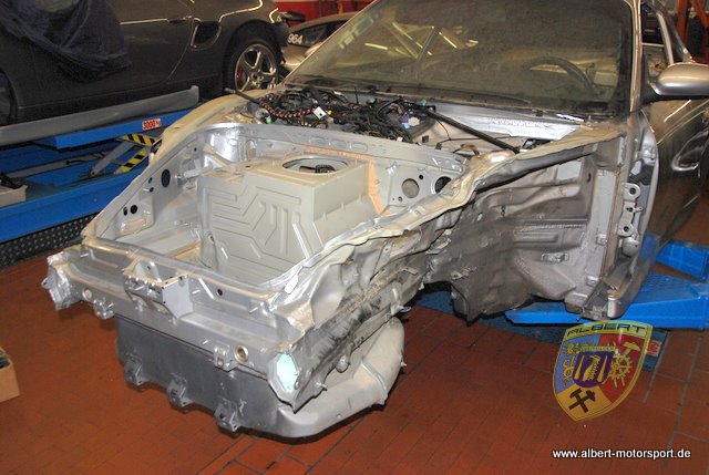 Porsche 996 GT2 Street Race Unfallschaden und Neuaufbau bei Albert Motorsport