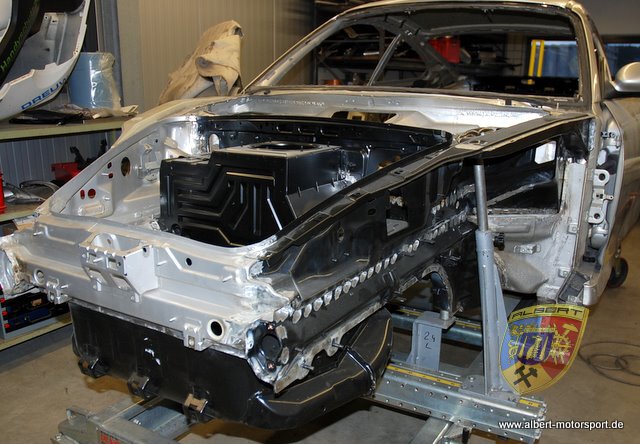 Porsche 996 GT2 Street Race Unfallschaden und Neuaufbau bei Albert Motorsport