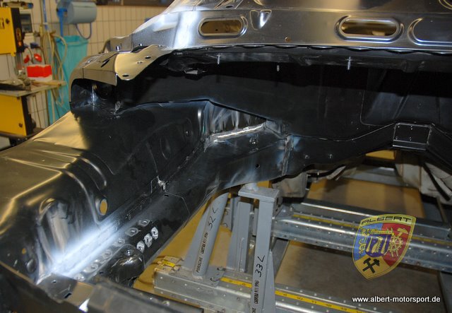 Porsche 996 GT2 Street Race Unfallschaden und Neuaufbau bei Albert Motorsport