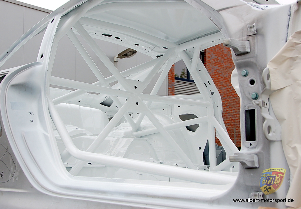 Porsche 996 GT2 Street Race Unfallschaden und Neuaufbau bei Albert Motorsport