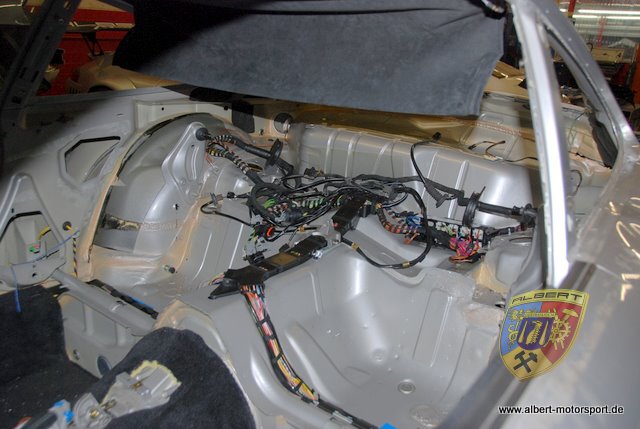 Porsche 996 GT2 Street Race Unfallschaden und Neuaufbau bei Albert Motorsport